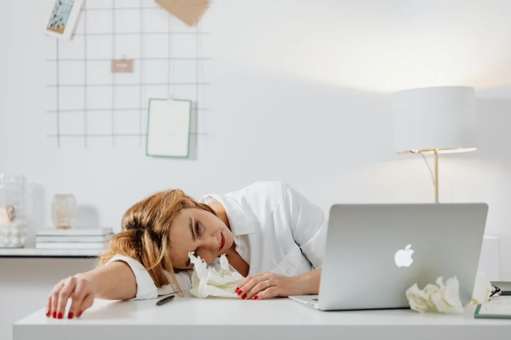 If you’re struggling to stay awake at work, remember the importance of sleep and how it affects your cognitive function and ability to concentration.